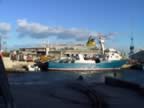 Les bteaux attendent au port (74kb)